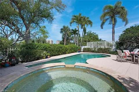 824 Rue Deville, Naples, FL 34108 photo 3