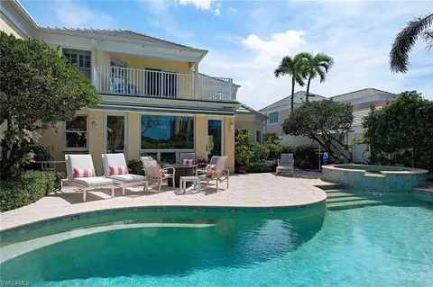 824 Rue Deville, Naples, FL 34108 photo 1