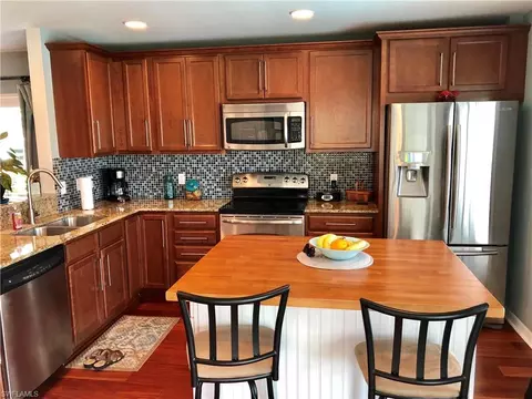 8653 Querce Ct, Naples, FL 34114 photo 4