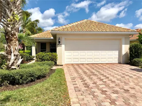 8653 Querce Ct, Naples, FL 34114 photo 2