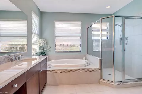 4159 Crescent Ct, Naples, FL 34119 photo 9