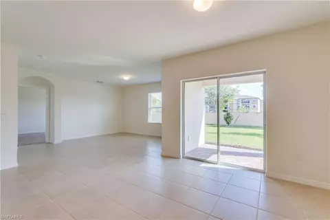 684 Hadley St E, Naples, FL 34104 photo 11