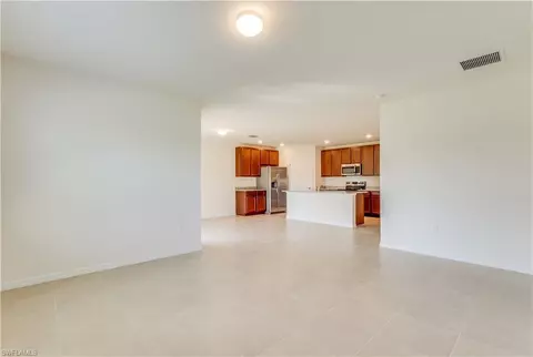 684 Hadley St E, Naples, FL 34104 photo 5