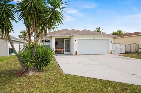 124 6th St, Naples, FL 34113 photo 1