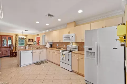 124 6th St, Naples, FL 34113 photo 4