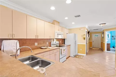 124 6th St, Naples, FL 34113 photo 5