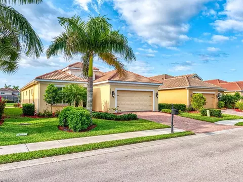 14587 Grapevine Dr, Naples, FL 34114 photo 2
