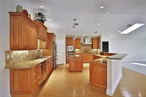 9846 Sandringham Gate, Naples, FL 34109 photo 7