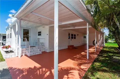 33 Henderson Dr, Naples, FL 34114 photo 2