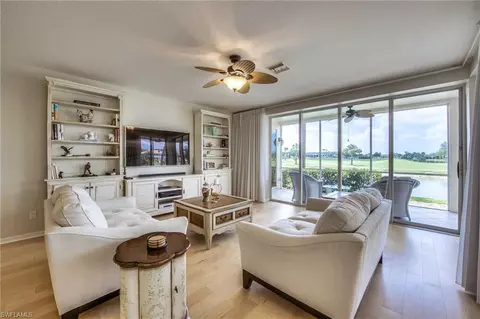 8460 Southbridge Dr #4, Fort Myers, FL 33967 photo 4