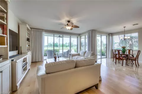 8460 Southbridge Dr #4, Fort Myers, FL 33967 photo 3