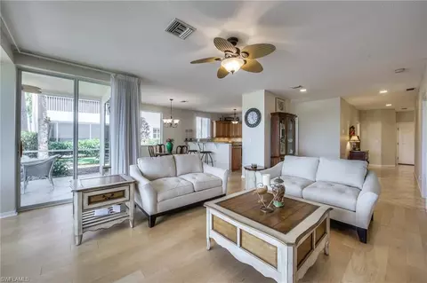 8460 Southbridge Dr #4, Fort Myers, FL 33967 photo 5