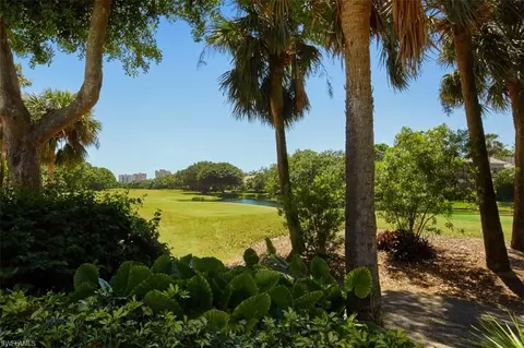 6971 Greentree Dr, Naples, FL 34108 photo 2
