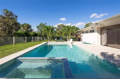417 Cypress Way E, Naples, FL 34110 photo 19