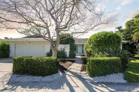 417 Cypress Way E, Naples, FL 34110 photo 29