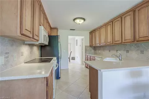 816 Reef Point Cir, Naples, FL 34108 photo 9