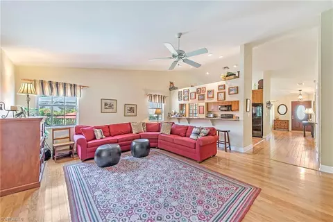 512 Chatham Cir, Naples, FL 34110 photo 9