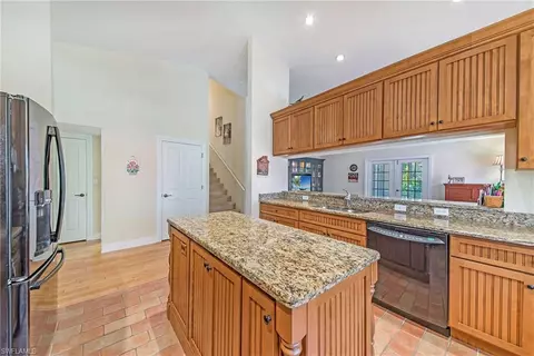 512 Chatham Cir, Naples, FL 34110 photo 4
