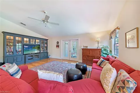 512 Chatham Cir, Naples, FL 34110 photo 10