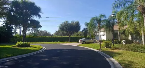 491 Tullamore Ln, Naples, FL 34110 photo 4