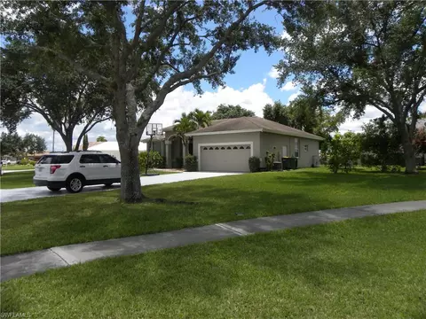 701 Meyer Dr, Naples, FL 34120 photo 4