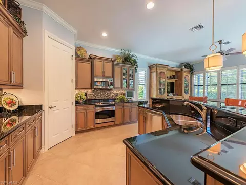 15811 Secoya Reserve Cir, Naples, FL 34110 photo 8