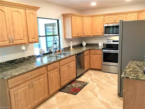 152 Fleur De Lis Ln, Naples, FL 34112 photo 8