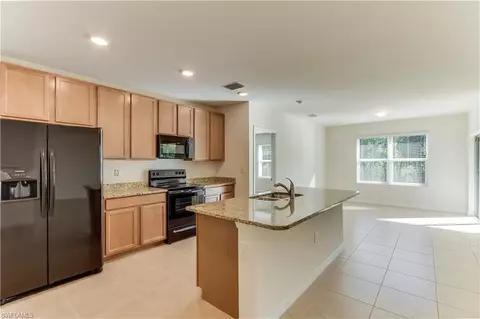 693 Hadley St E, Naples, FL 34104 photo 3