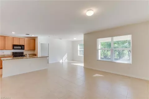 693 Hadley St E, Naples, FL 34104 photo 7