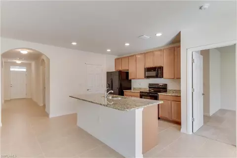 693 Hadley St E, Naples, FL 34104 photo 4