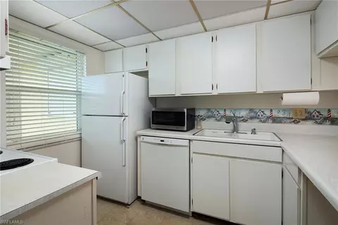 3100 Binnacle Dr #207, Naples, FL 34103 photo 8