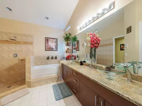 6636 Middlesex Pl, Naples, FL 34104 photo 4
