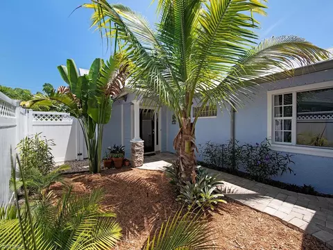 1265 Forest Ave, Naples, FL 34102 photo 2