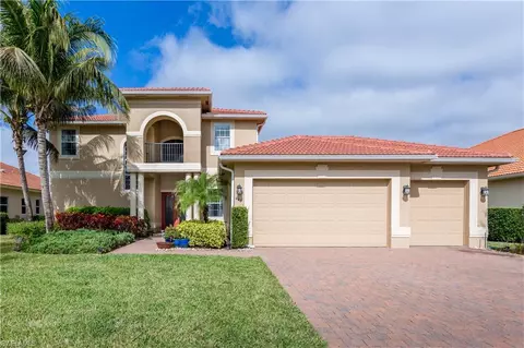 443 Saddlebrook Ln, Naples, FL 34110 photo 2