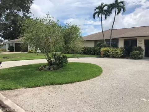 158 Pinehurst Cir, Naples, FL 34113 photo 2