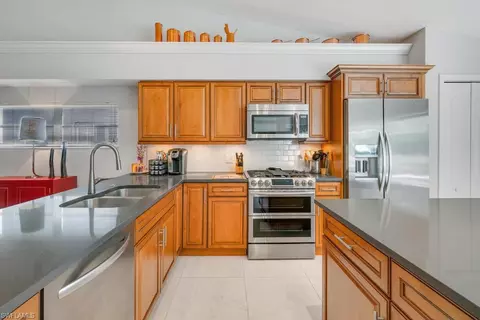 485 Fox Den Cir, Naples, FL 34104 photo 15