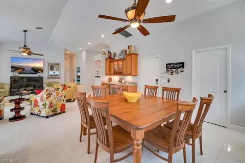 485 Fox Den Cir, Naples, FL 34104 photo 11