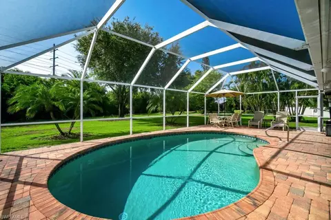 485 Fox Den Cir, Naples, FL 34104 photo 28