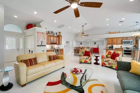 485 Fox Den Cir, Naples, FL 34104 photo 9