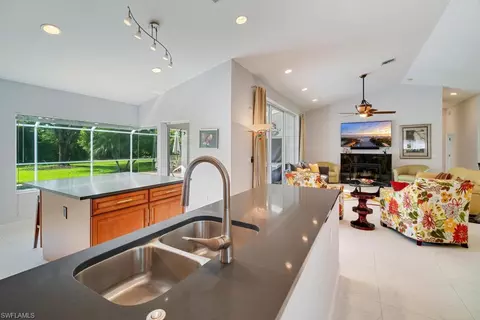 485 Fox Den Cir, Naples, FL 34104 photo 12