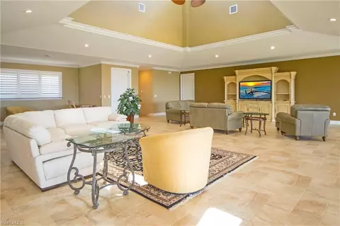91 Dolphin Cir, Naples, FL 34113 photo 9