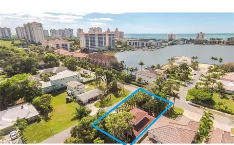 9300 Vanderbilt Dr, Naples, FL 34108 photo 3