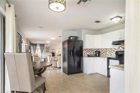 9300 Vanderbilt Dr, Naples, FL 34108 photo 12