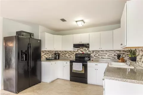 9300 Vanderbilt Dr, Naples, FL 34108 photo 11