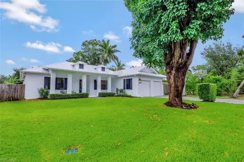 747 Myrtle Ter, Naples, FL 34103 photo 1