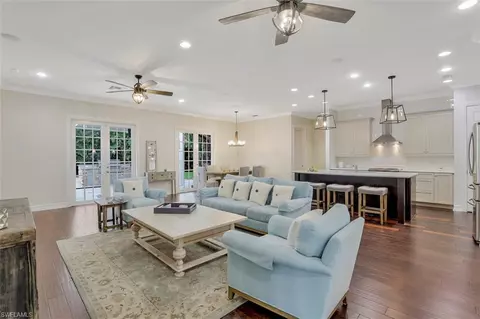 747 Myrtle Ter, Naples, FL 34103 photo 4