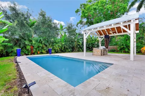 747 Myrtle Ter, Naples, FL 34103 photo 2
