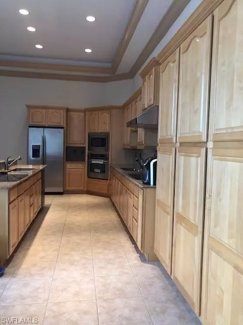 870 8th Ct E, Naples, FL 34108 photo 5