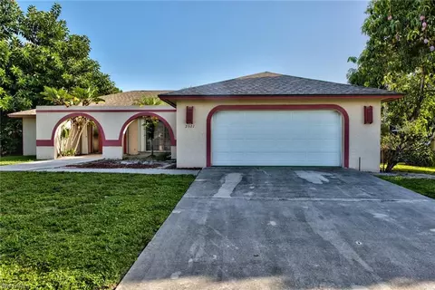 2521 Longboat Dr, Naples, FL 34104 photo 1