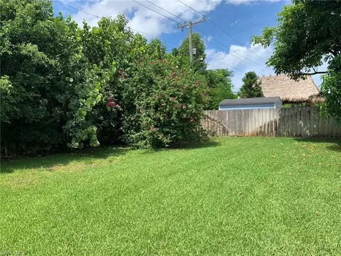 1372 Morningside Dr, Naples, FL 34103 photo 2